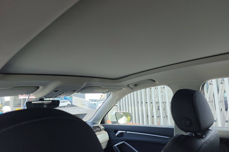 奥迪Q3 2023款 改款 40 TFSI 时尚动感型中控内饰22