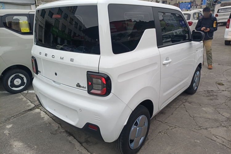 吉利银河 2024款 熊猫mini 200km 耐力熊车身外观7