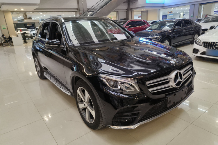奔驰GLC 2017款 GLC 260 4MATIC 豪华型车身外观3