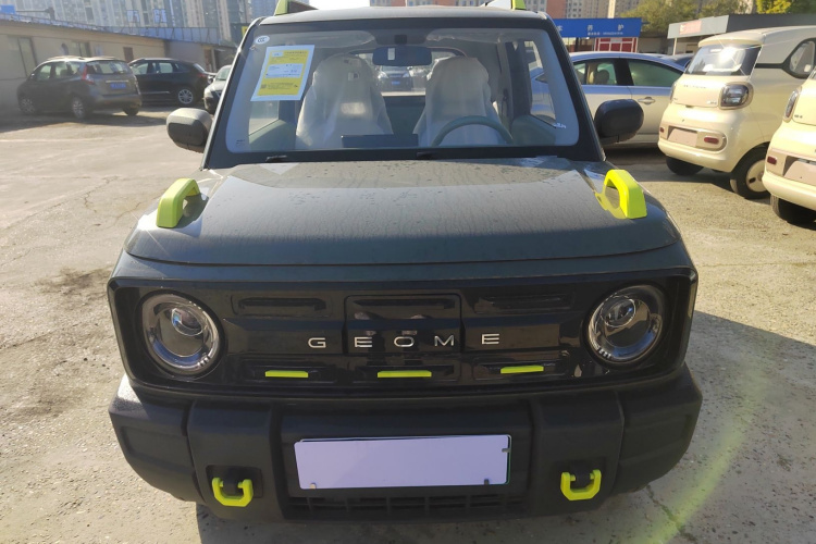 吉利银河 2025款 210km 熊猫骑士车身外观2