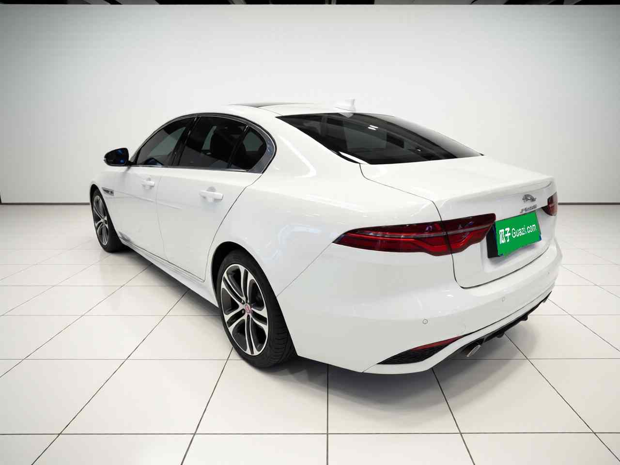 捷豹XEL 2023款 2.0T 250PS R-DYNAMIC S进取运动版(3)