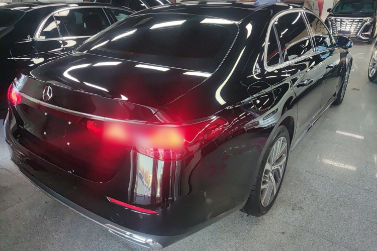 奔驰E级 2025款 E 300 L 时尚型车身外观7