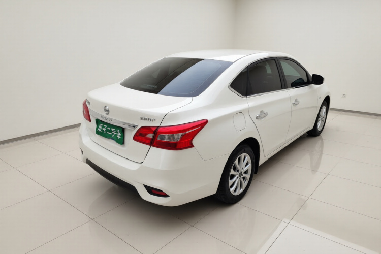 日产 轩逸 2024款 改款二 经典 1.6XL CVT豪华版车身外观7