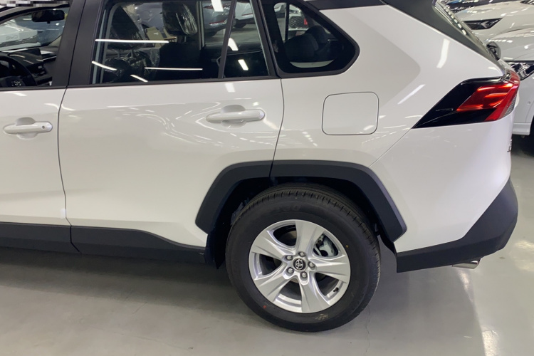 丰田 RAV4荣放 2024款 2.0L CVT两驱都市版车身外观6004