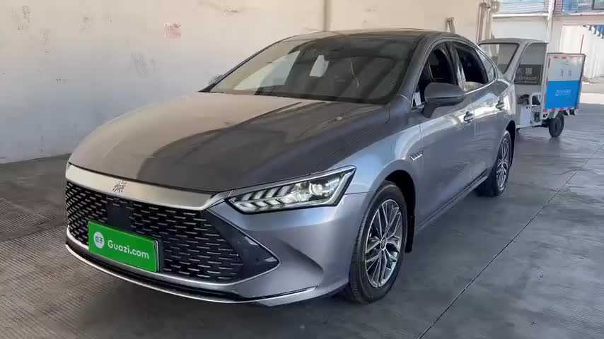 比亚迪 秦PLUS 2021款 DM-i 120KM 旗舰型实拍1