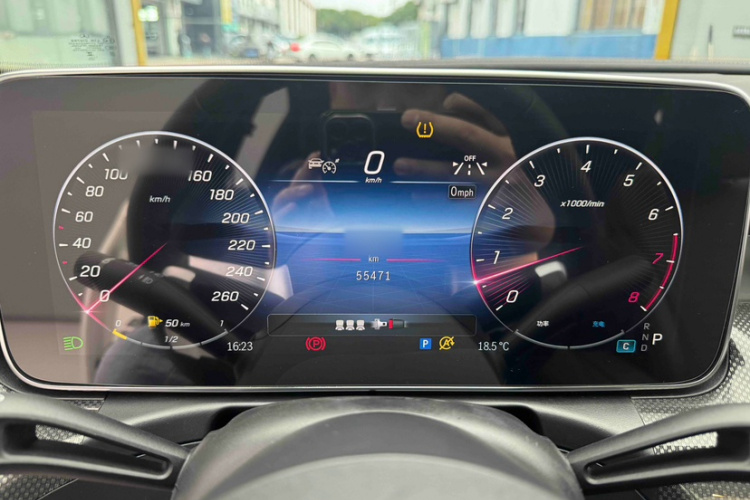 奔驰C级 2023款 改款二 C 260 L 运动版局部细节14