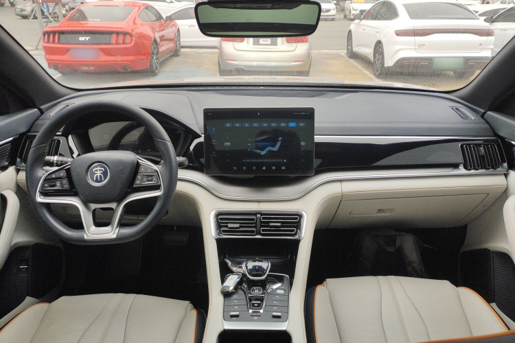 比亚迪 宋PLUS新能源 2021款 DM-i 51KM 尊荣型中控内饰12