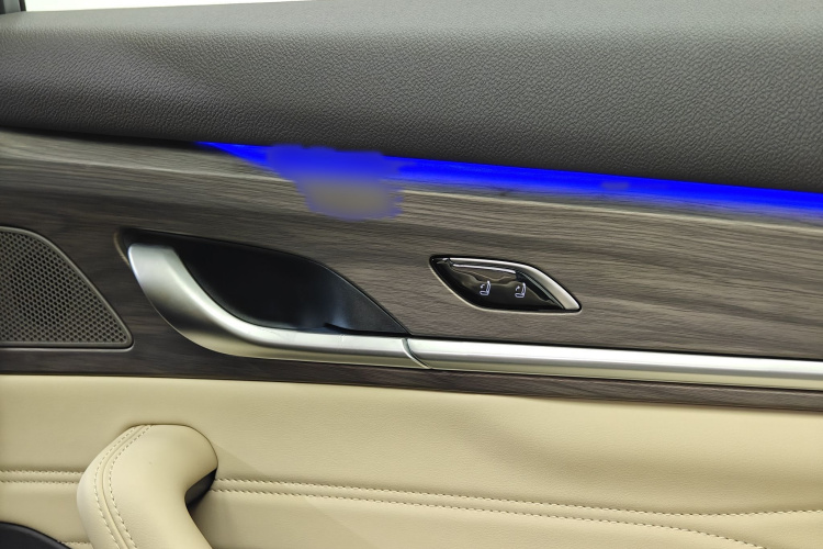 吉利汽车 星越L 2025款 东方曜 2.0TD 自动四驱望月版中控内饰7009