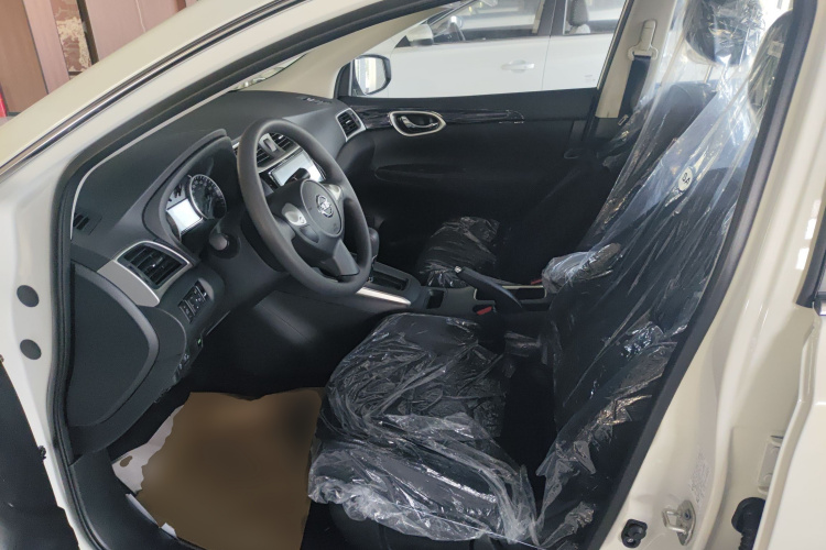 日产 轩逸 2024款 改款三 经典 1.6XE CVT舒适版中控内饰19