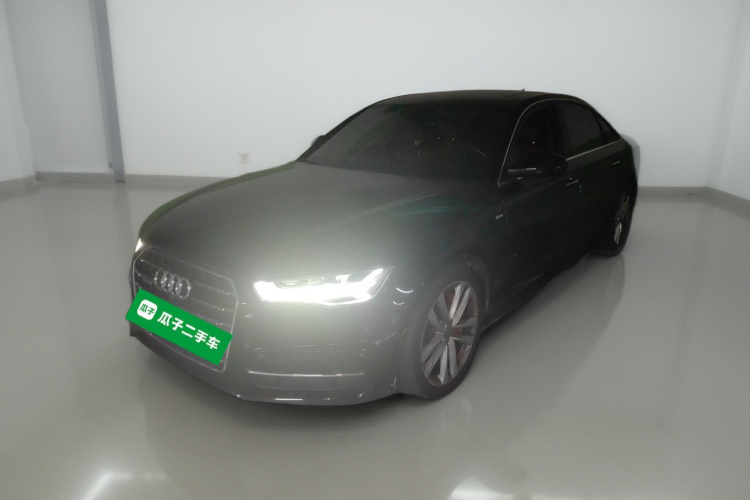 奥迪A6L 2018款 30周年年型 45 TFSI quattro 运动型车身外观1