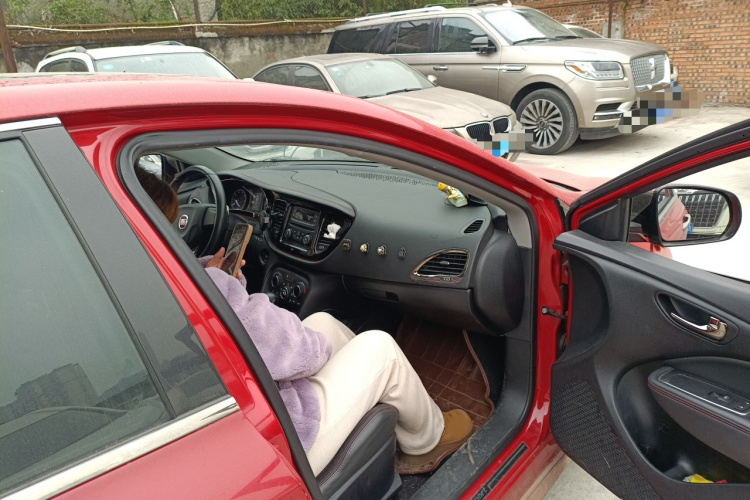 菲亚特 致悦 2014款 1.4T 自动运动版局部细节9005