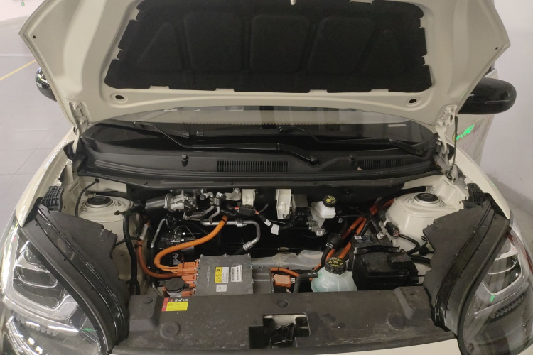 五菱汽车 五菱缤果 2025款 333km 悦享款机舱底盘24