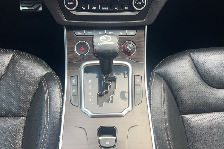 陆风X7 2015款 2.0T 全景旗舰版局部细节18