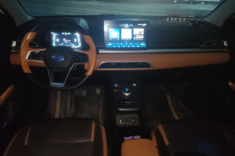 比亚迪e2 2020款 升级版 高续航版 尊贵型中控内饰7002