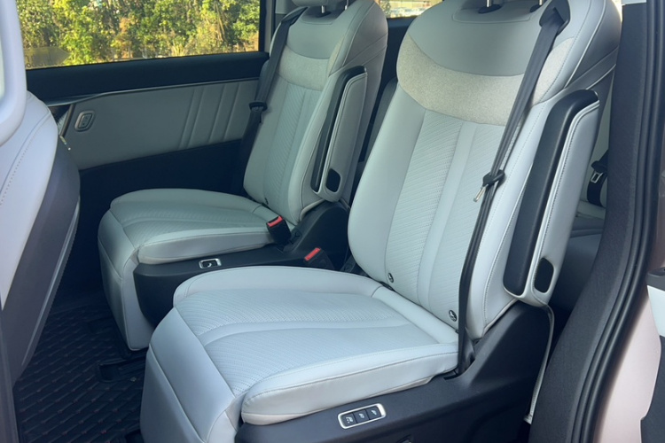 上汽大通MAXUS 大通G70 2024款 2.0T 自动旗舰版 7座中控内饰7003