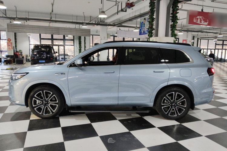 鸿蒙智行 问界M7 2024款 1.5T 智驾四驱Ultra版 5座车身外观4