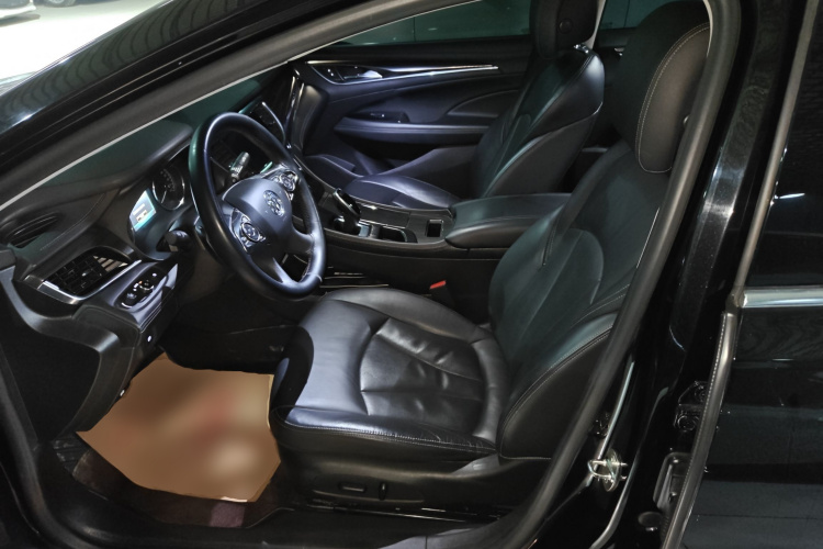 别克 君越 2018款 20T 精英型中控内饰19