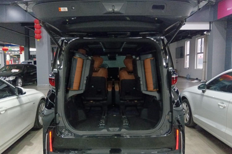 丰田 威尔法 2024款 皇冠 双擎 2.5L 至尊版机舱底盘23