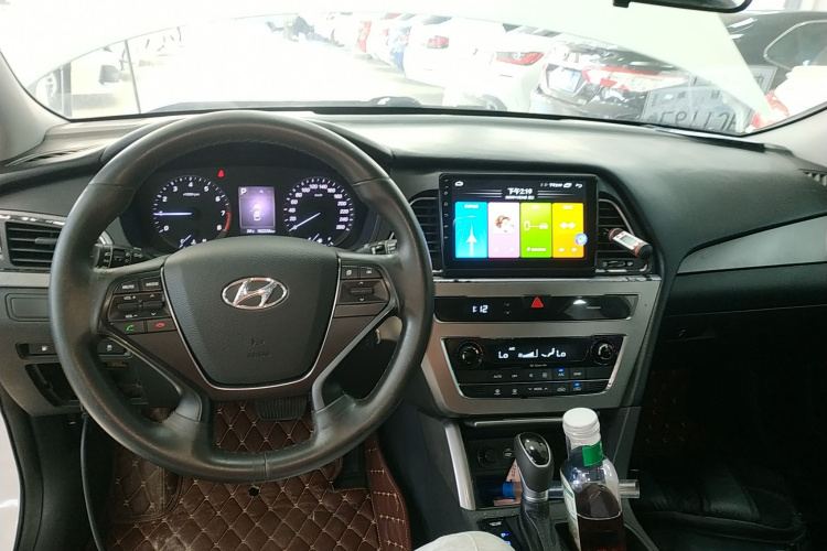现代 索纳塔 2015款 2.0L GLS智能型中控内饰12