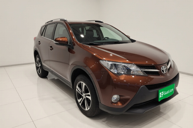 丰田 RAV4荣放 2015款 2.0L CVT两驱风尚版车身外观3