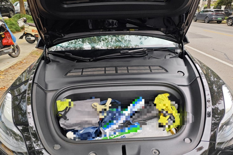 特斯拉 Model Y 2021款 标准续航后驱版局部细节24