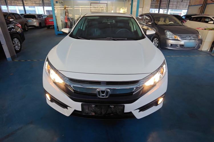 本田 思域 2016款 220TURBO CVT豪华版车身外观2