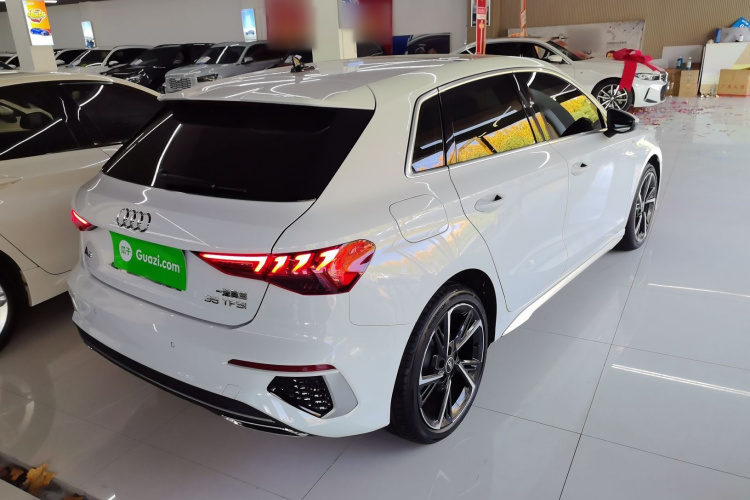 奥迪A3 2024款 Sportback 35 TFSI 时尚运动型车身外观6005