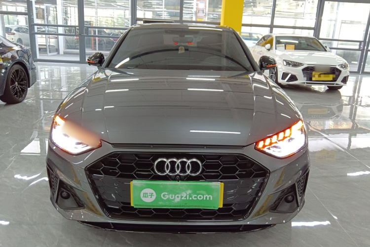 奥迪A4L 2023款 40 TFSI 豪华动感型车身外观2