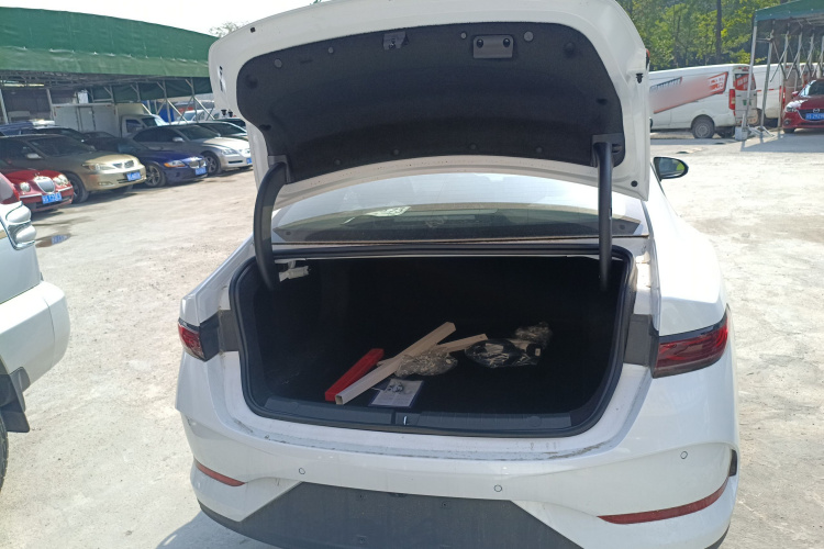 比亚迪 秦PLUS 2025款 DM-i 智驾版 55KM领先型机舱底盘23