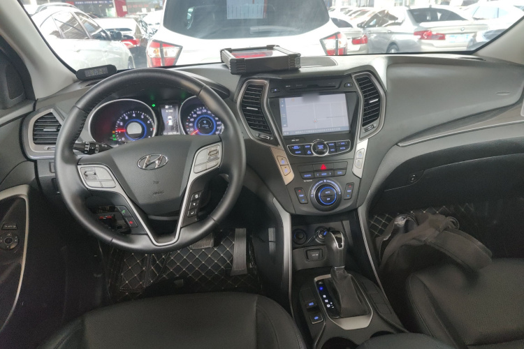 现代 胜达 2015款 2.0T 自动两驱智能型 5座中控内饰12