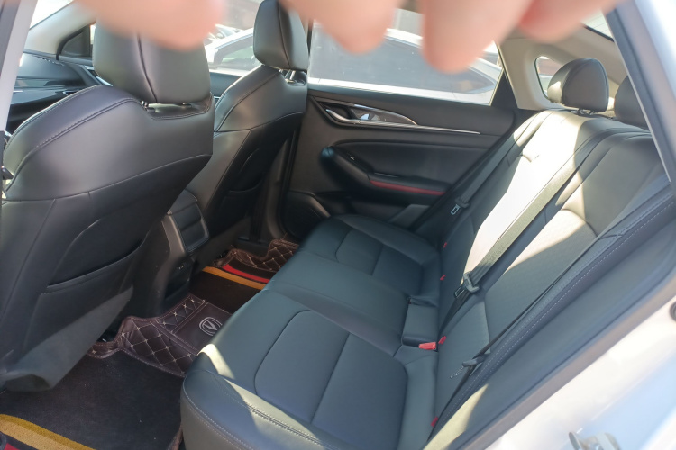 长安 逸动 2020款 PLUS 1.6L GDI 手动豪华型中控内饰21