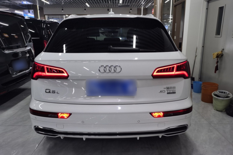 奥迪Q5L 2020款 40 TFSI 荣享时尚型车身外观6