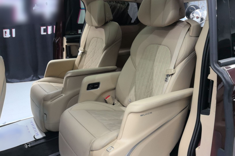 别克GL8 2022款 ES陆尊 653T 豪华型中控内饰7004