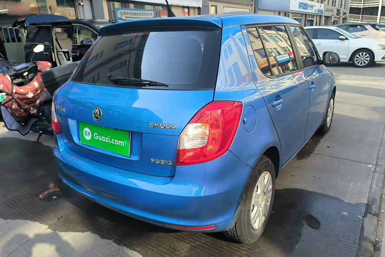 斯柯达 晶锐 2014款 1.4L 自动晶致版车身外观7