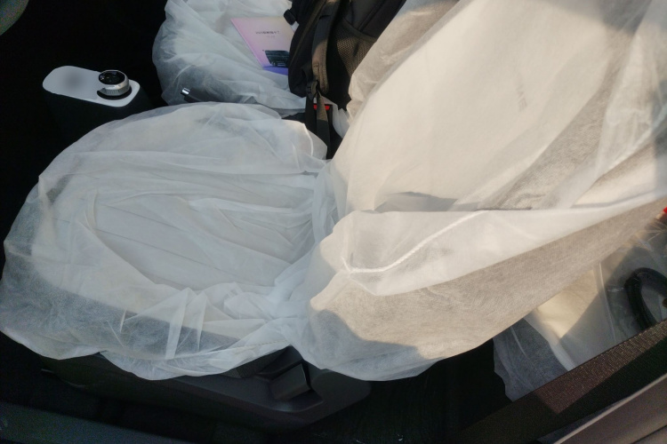 吉利银河 2025款 210km 熊猫卡丁中控内饰19