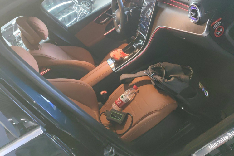 奔驰GLC 2024款 GLC 300 L 4MATIC 动感型 7座局部细节41