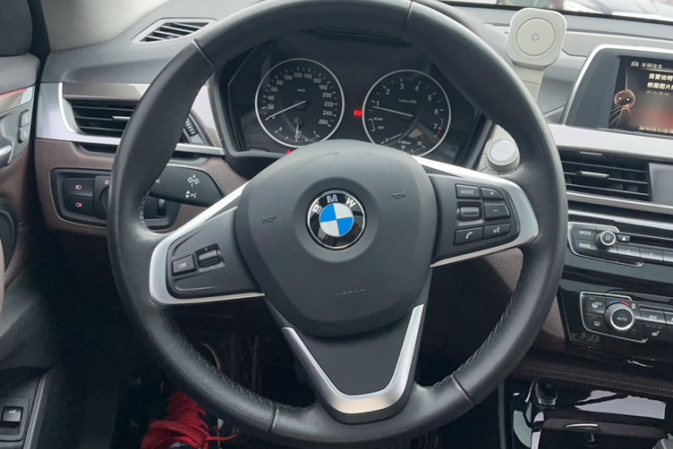 宝马X1 2016款 sDrive20Li 豪华型局部细节13