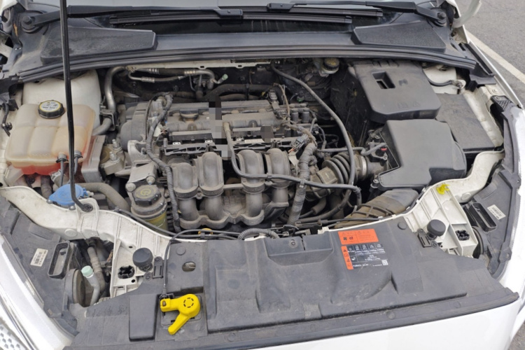 福特 福克斯 2015款 三厢 1.6L 手动风尚型局部细节24