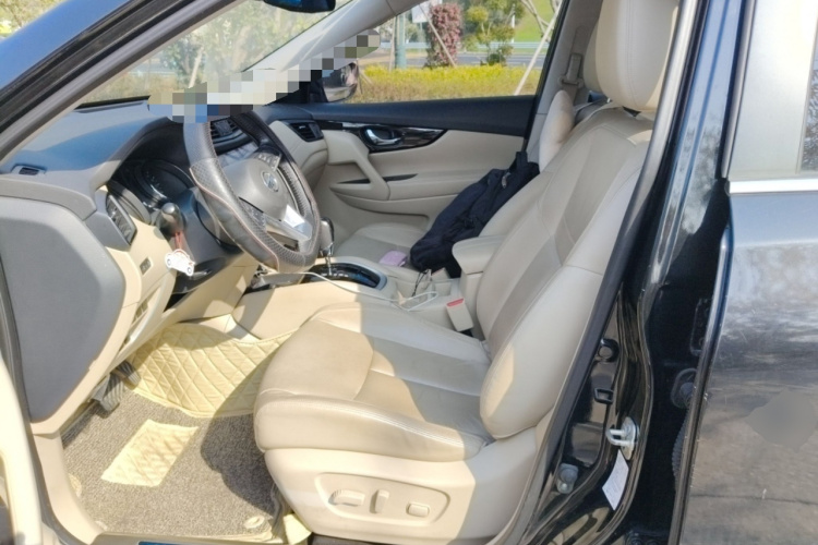 日产 奇骏 2019款 2.0L CVT舒适版 2WD中控内饰19