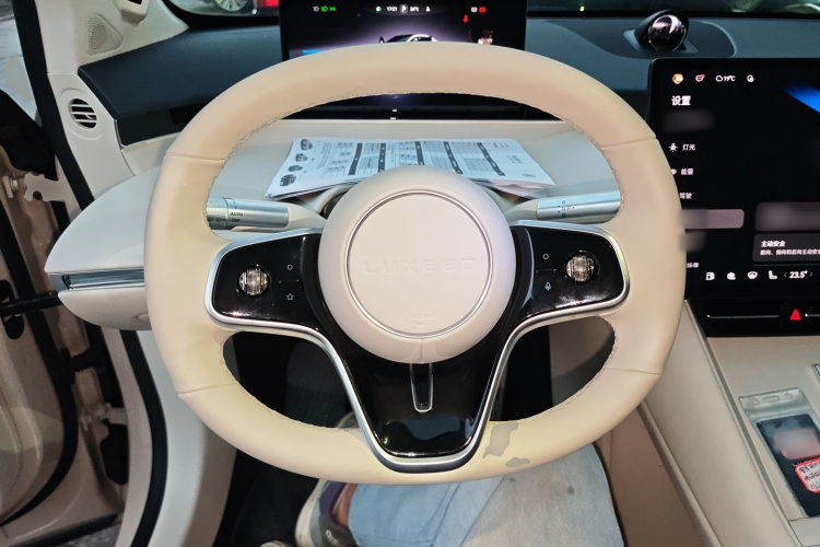 鸿蒙智行 智界R7 2025款 增程 251km Max局部细节13