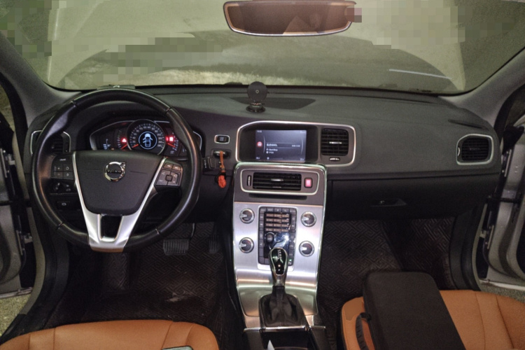 沃尔沃S60 2019款 S60L 改款 T5 智进进阶版中控内饰12