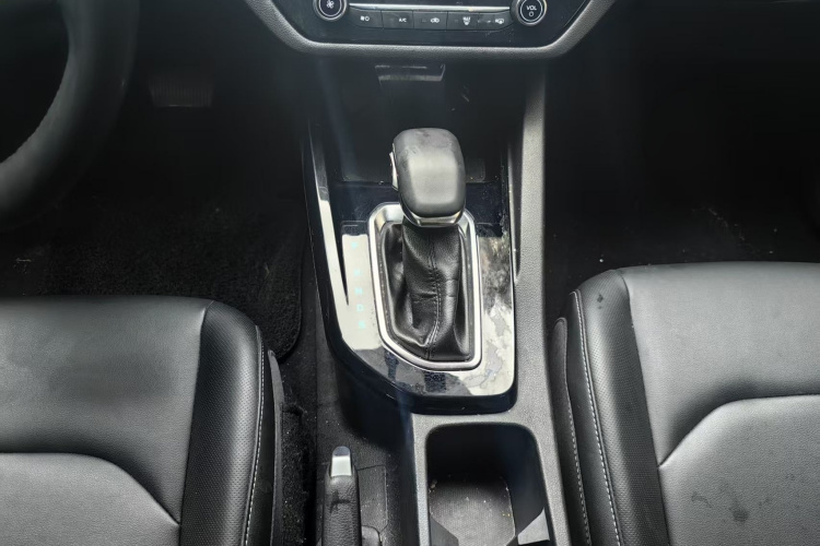 福特 福睿斯 2021款 1.5L 自动钻石版局部细节18