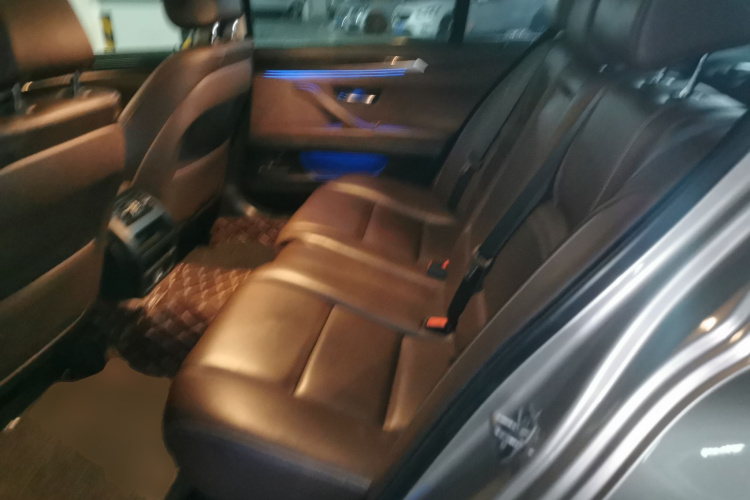 宝马5系 2014款 525Li 豪华设计套装中控内饰21