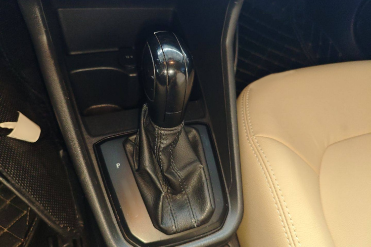 大众 桑塔纳 2016款 1.6L 自动风尚版中控内饰18