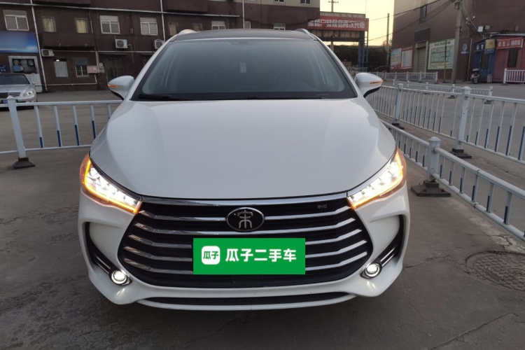 比亚迪 宋MAX 2019款 1.5T 自动智联睿逸天窗型 7座 国VI车身外观2