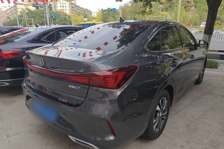 长安 逸动 2022款 PLUS 蓝鲸NE 1.4T GDI DCT尊贵版车身外观6003