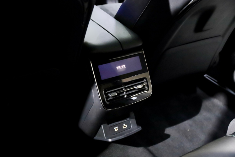 岚图汽车 岚图FREE 2025款 318 318km 后驱环游版中控内饰7008