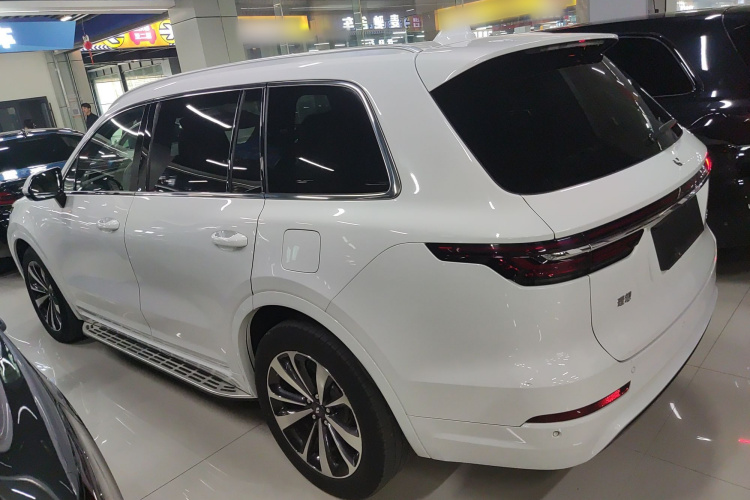 理想汽车 理想ONE 2020款 增程6座版车身外观4