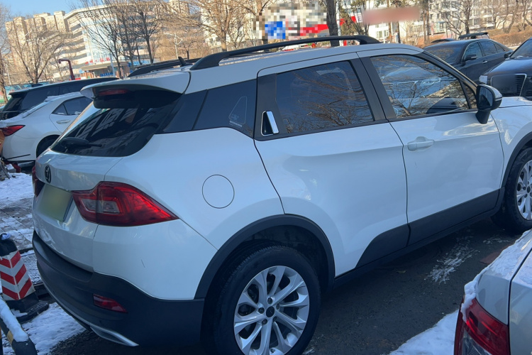 中华V3 2017款 1.5L 自动精英型车身外观6003