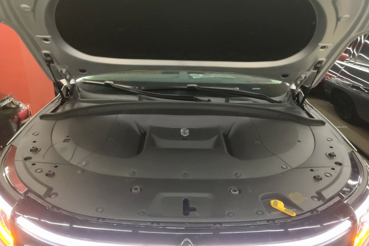 鸿蒙智行 问界M7 2024款 1.5T 四驱Plus版 5座机舱底盘24